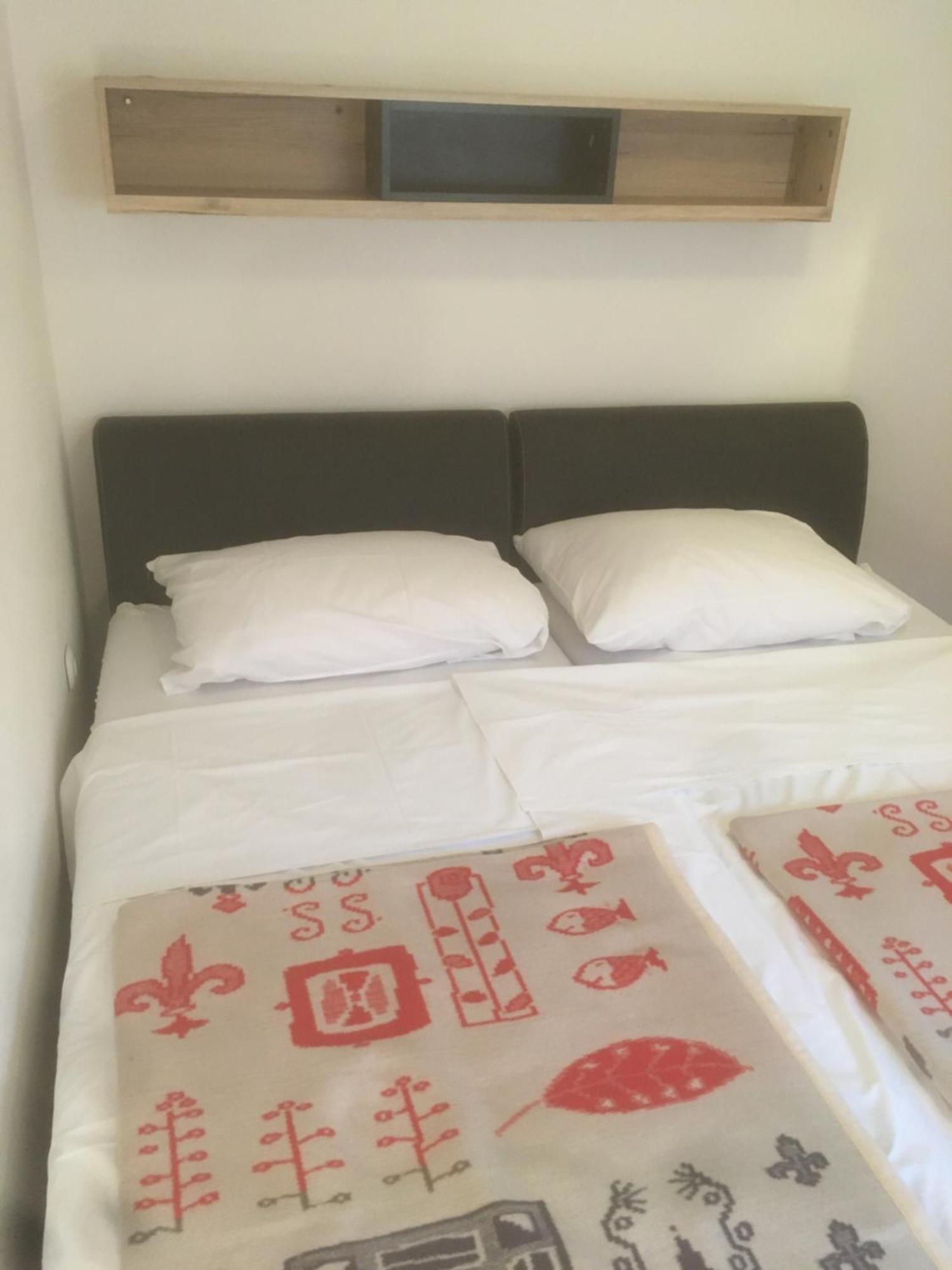 סבטי פטר Apartments Maleo מראה חיצוני תמונה
