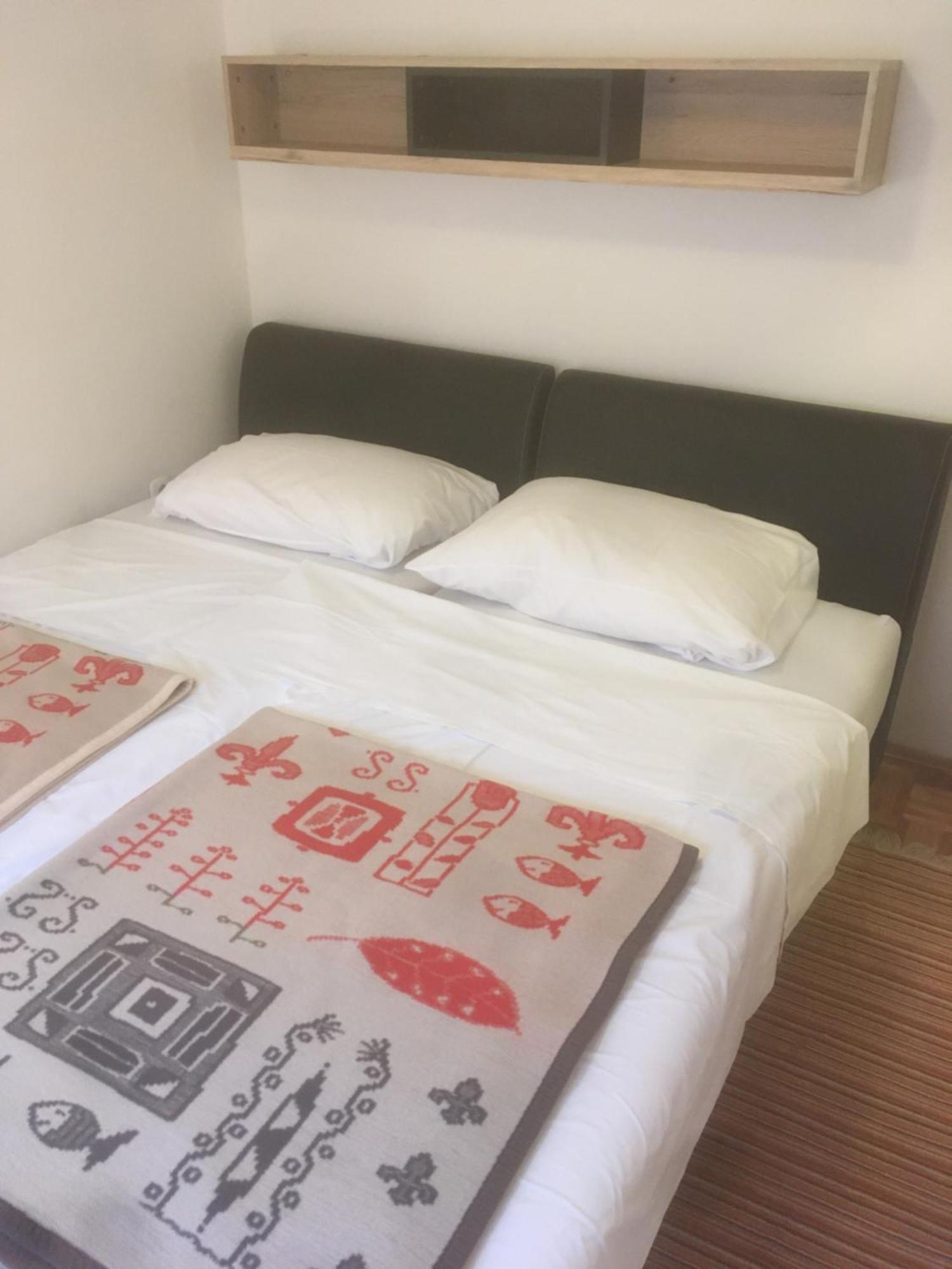 סבטי פטר Apartments Maleo מראה חיצוני תמונה